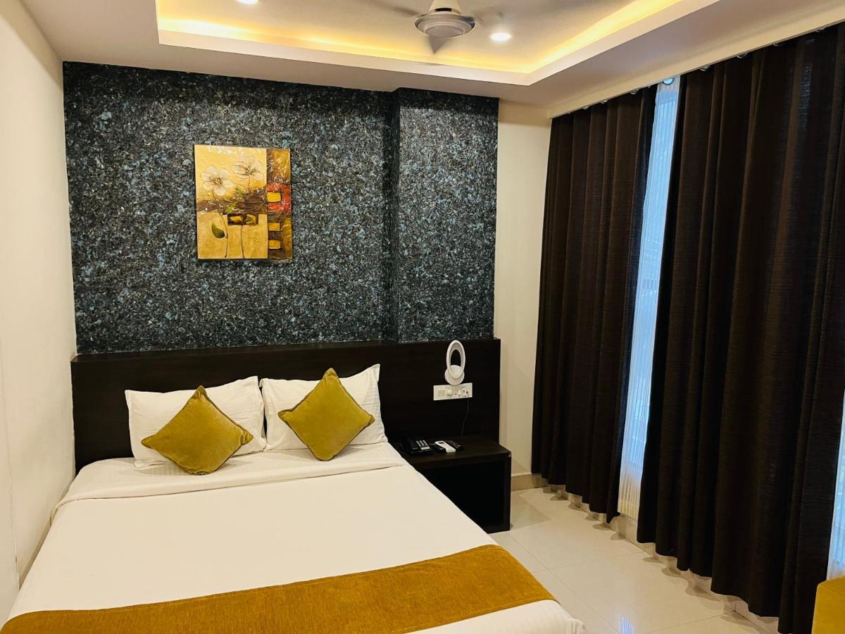 The Porch Inn Hotel/Service Apartments Bangalore Exterior foto