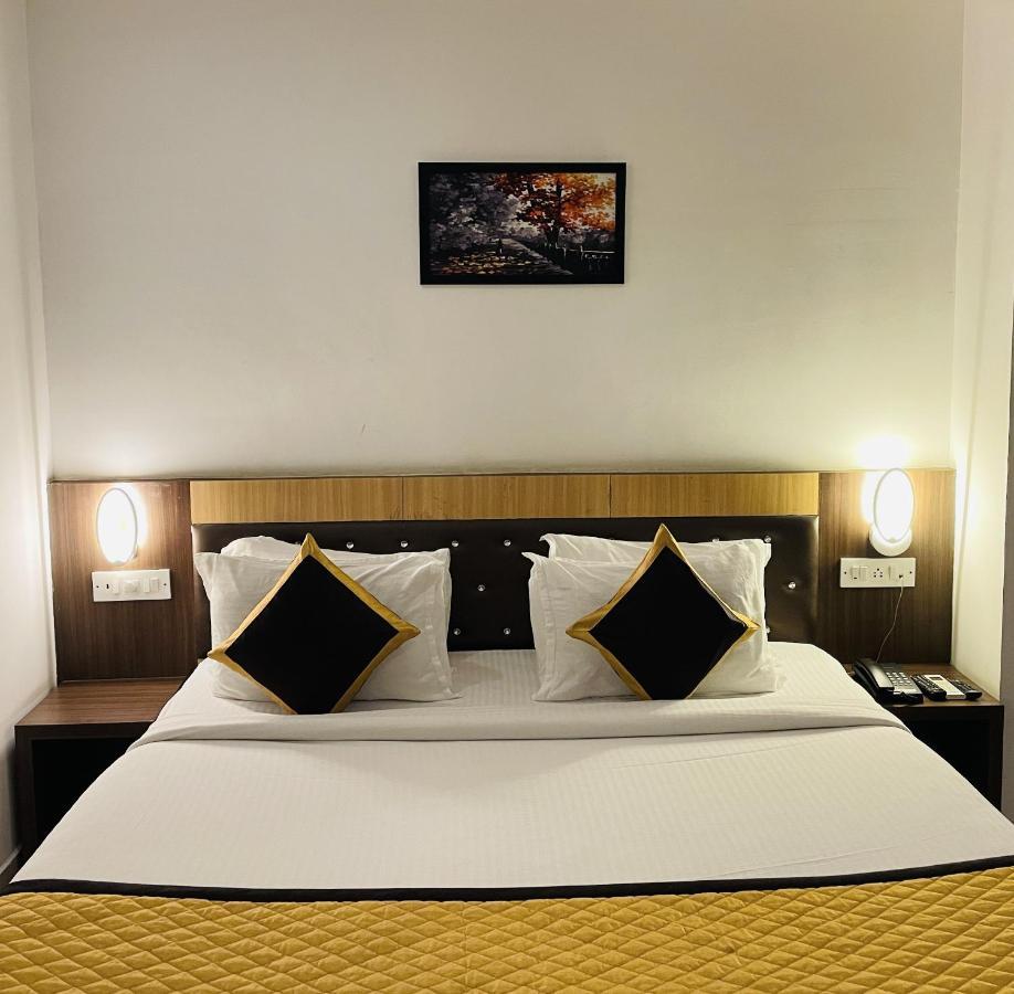 The Porch Inn Hotel/Service Apartments Bangalore Exterior foto
