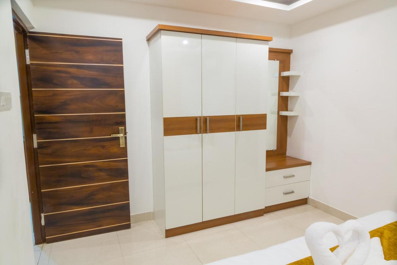 The Porch Inn Hotel/Service Apartments Bangalore Exterior foto