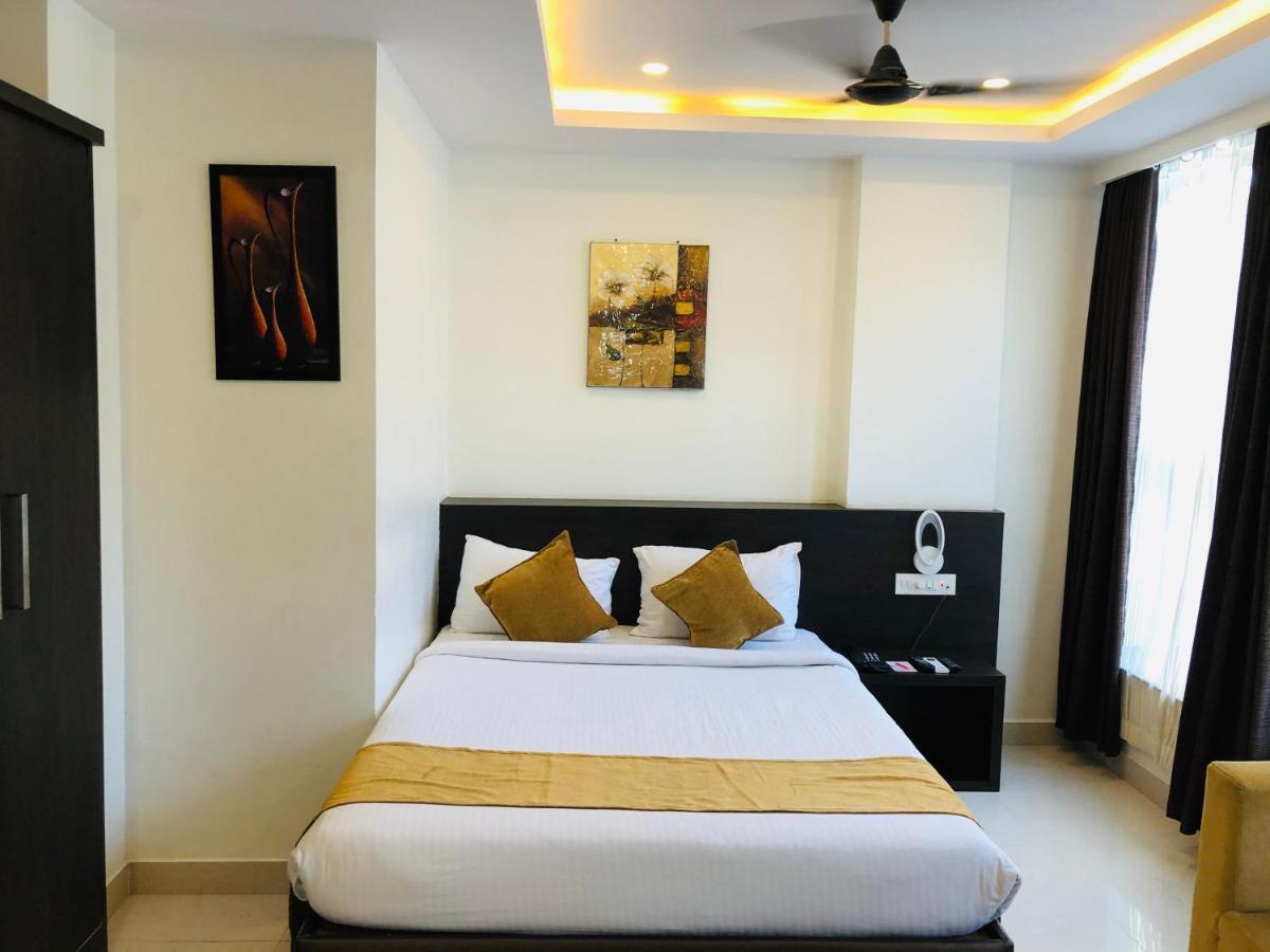 The Porch Inn Hotel/Service Apartments Bangalore Exterior foto